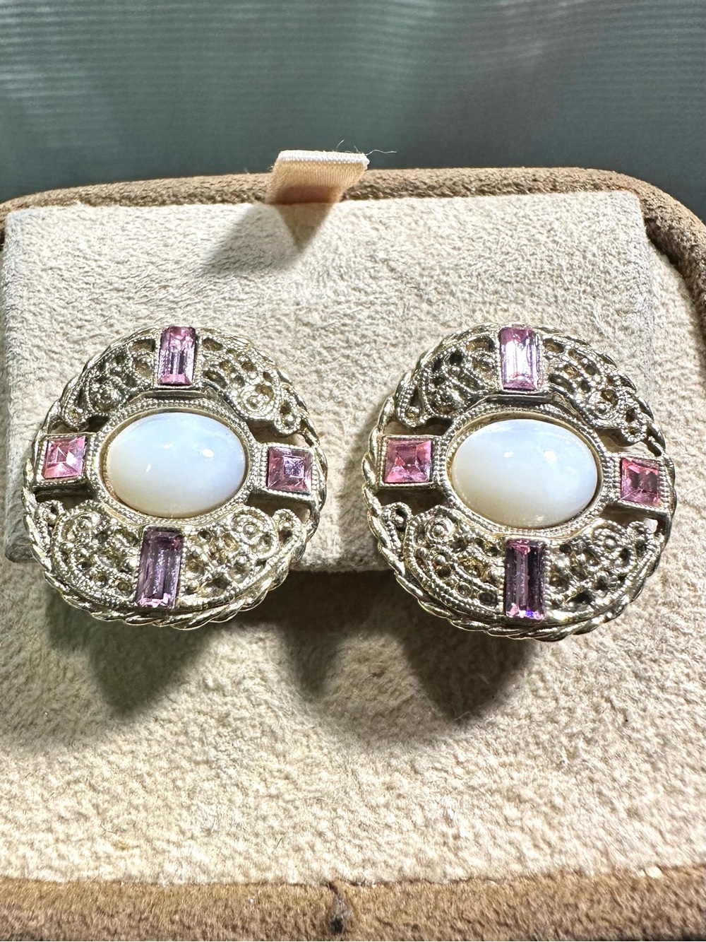 Vtg: 1928 Filigree Disc Earrings Accented w/pink Rhinestone